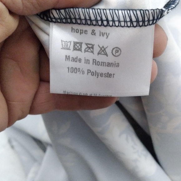 NWT - HOPE & IVY Kimono Style Dress - Picture 3 of 6